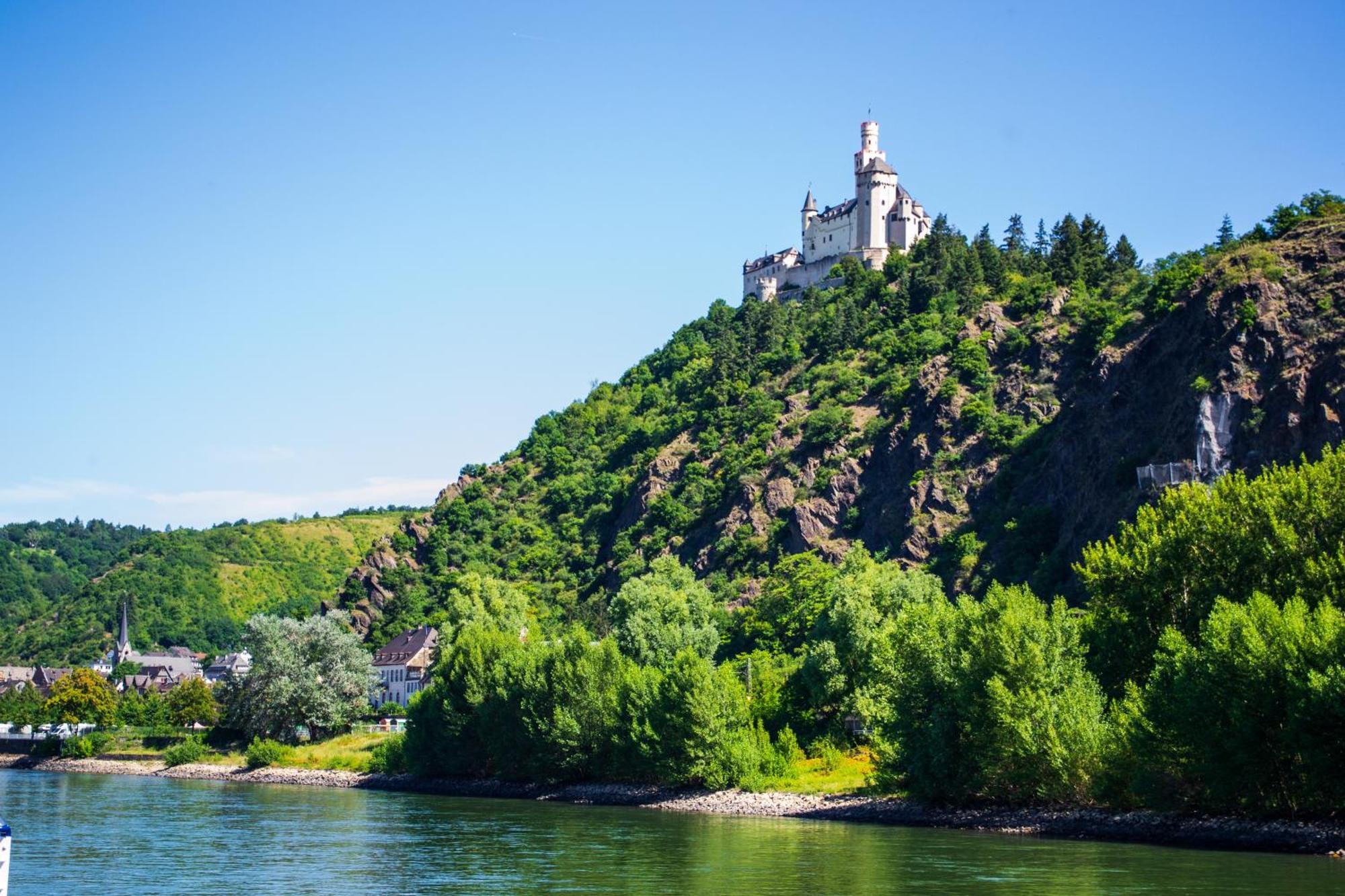 ホテル Lindenhof Osterspai エクステリア 写真